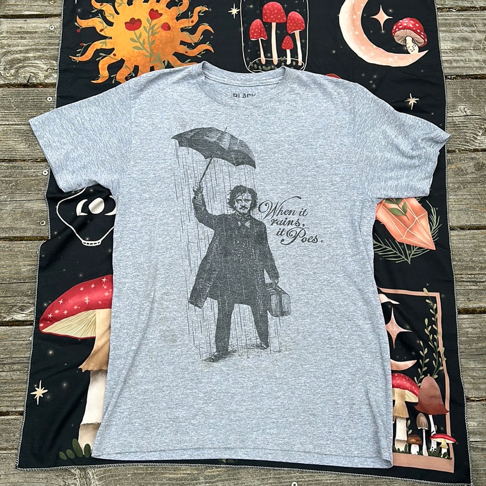 Black Matter “When it rains it Poes” Graphic Tee Grey size Small